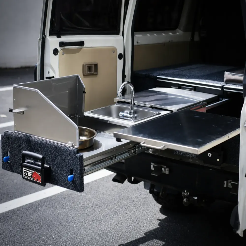 TRE 4x4 Gaveta Trasera con Kit de Cocina